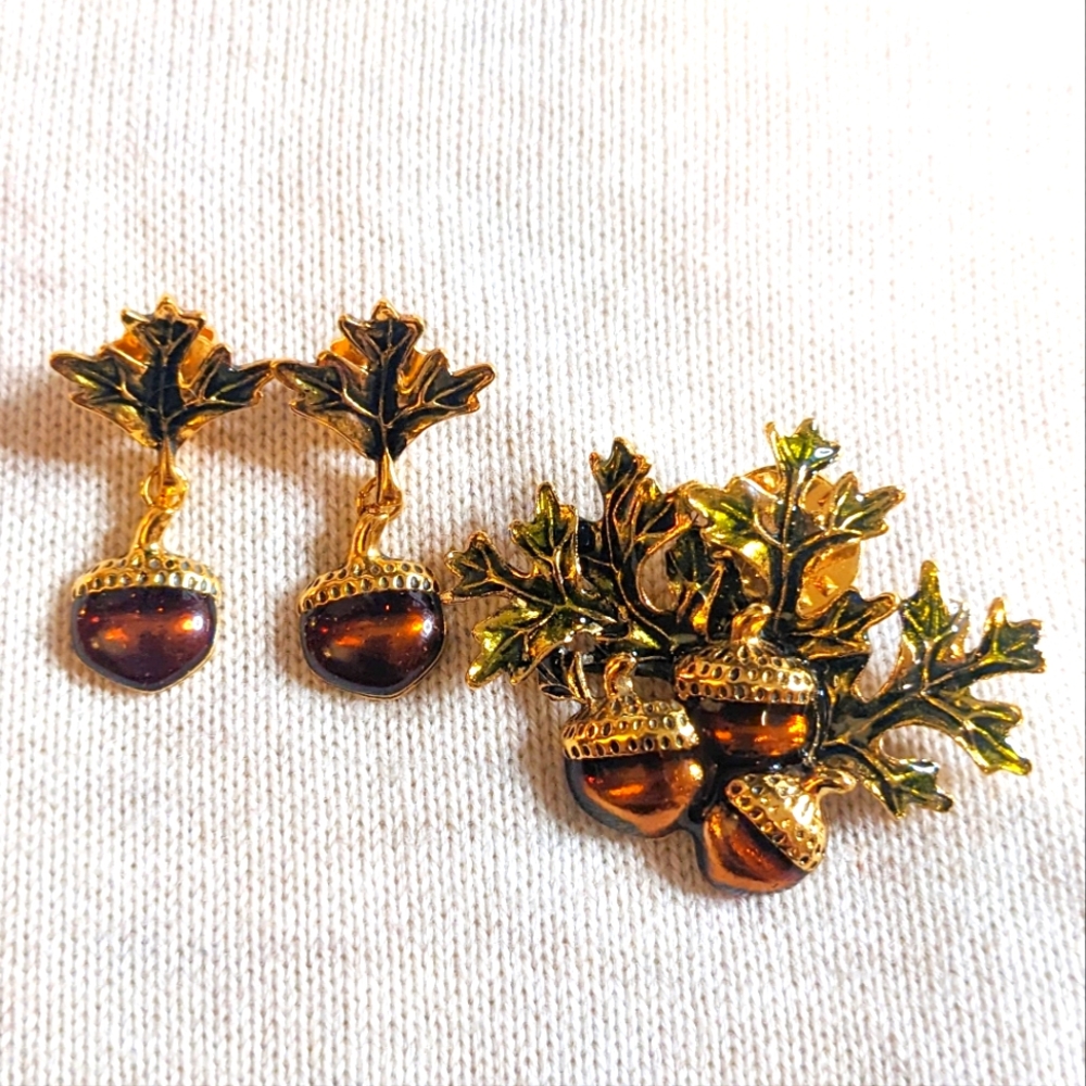 Set of Vintage Earrings and Brooch - Acorn Design